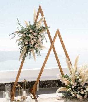 Arche triangulaire en bois pour mariage et cérémonie laïque