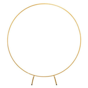 Arche ronde en métal doré pour mariage et cérémonie laïque, décorée de fleurs et voilages