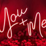 Néon rouge You + Me en location WeLocation Vendée