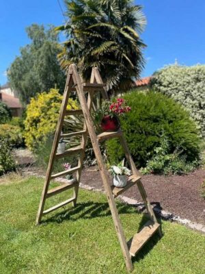 escabeau en bois vintage en location WeLocation Vendée