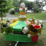 manège enfantin coloré en location WeLocation Vendée