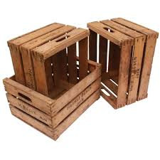 caisse en bois vintage en location WeLocation Vendée