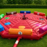 WeBalayette gonflable écolo en location en Vendée avec jeu mécanique à élimination sur gazon